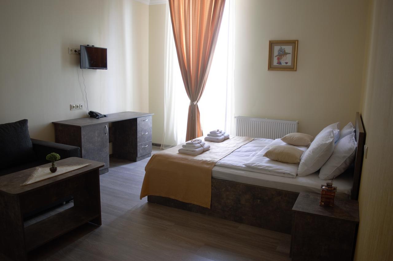 Hotel Nabadi Tbilisi Esterno foto