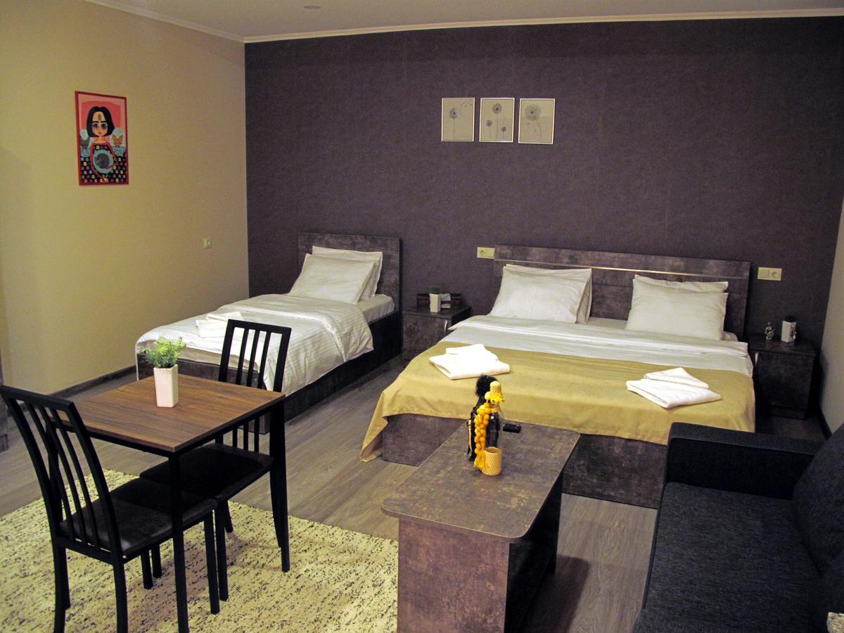 Hotel Nabadi Tbilisi Esterno foto