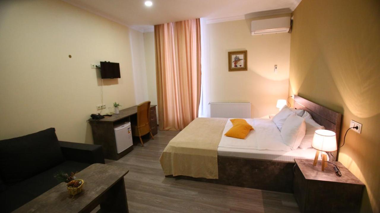 Hotel Nabadi Tbilisi Esterno foto
