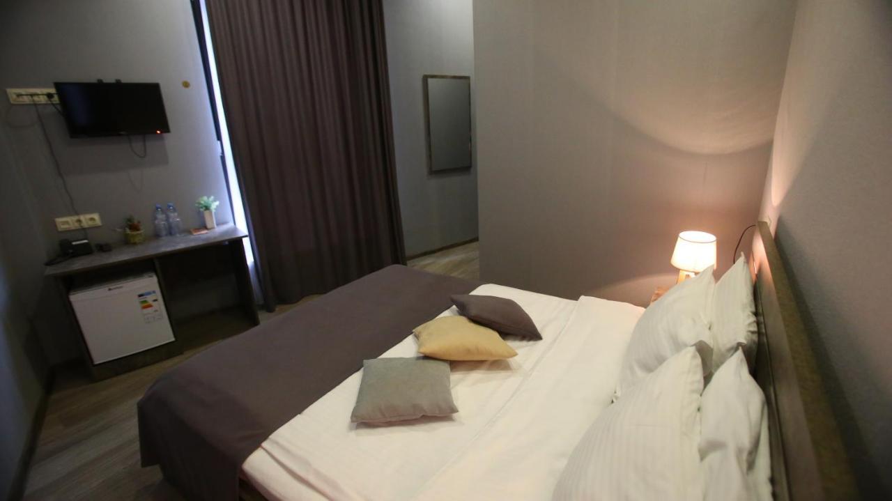 Hotel Nabadi Tbilisi Esterno foto