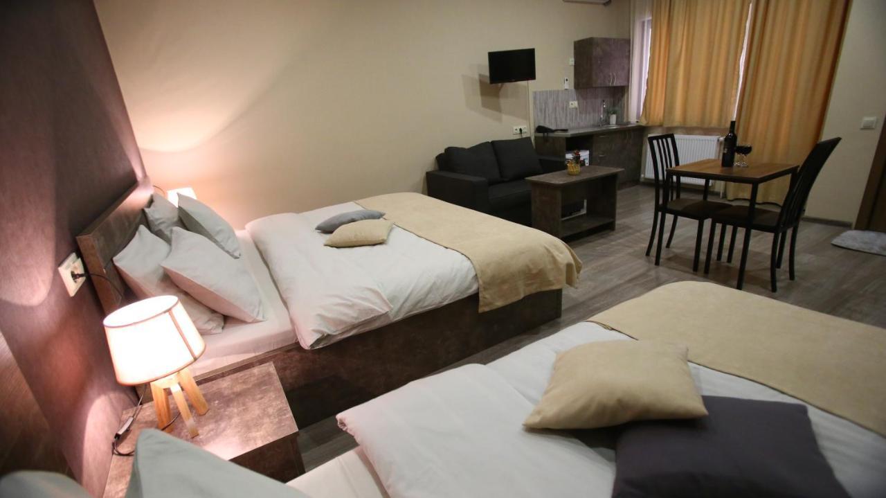 Hotel Nabadi Tbilisi Esterno foto