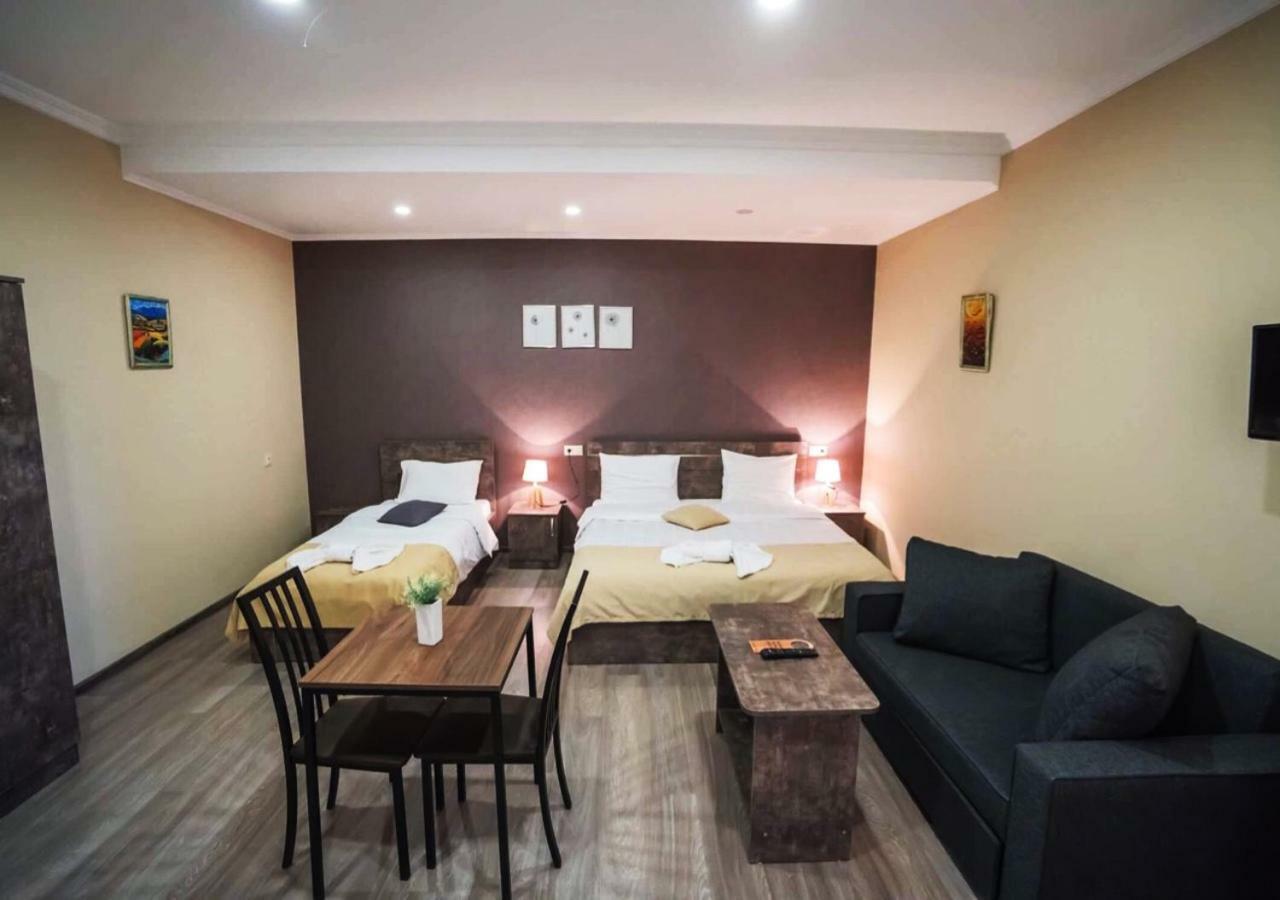 Hotel Nabadi Tbilisi Esterno foto